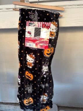 Halloween Hello Kitty Throw